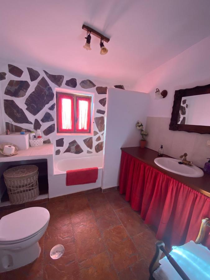 Beautiful Traditional Town House อาร์ดาเลส ภายนอก รูปภาพ